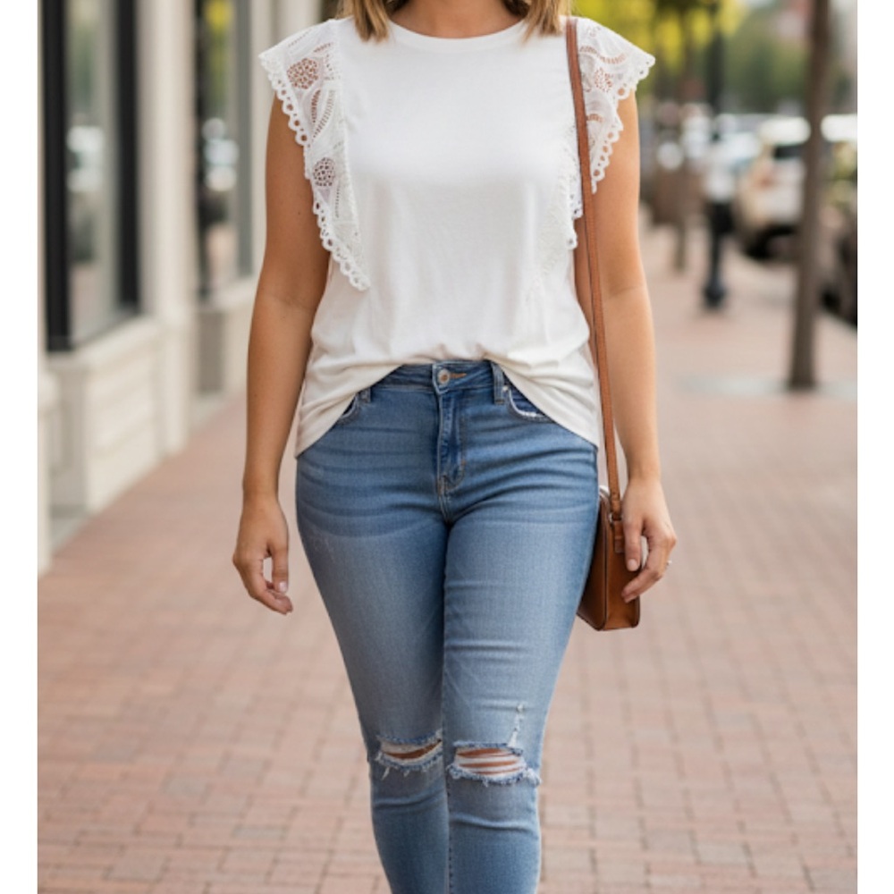 Philosophy Ivory Lace Trim Short Sleeve Top pretty lace flutter sleeve